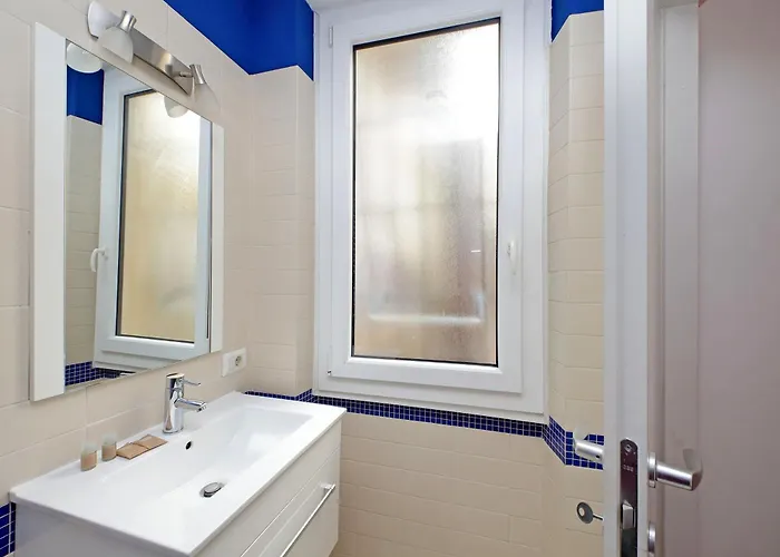 Cinque Apartment Rom