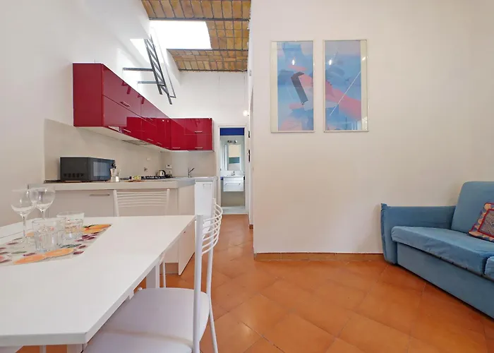 Cinque Apartment *